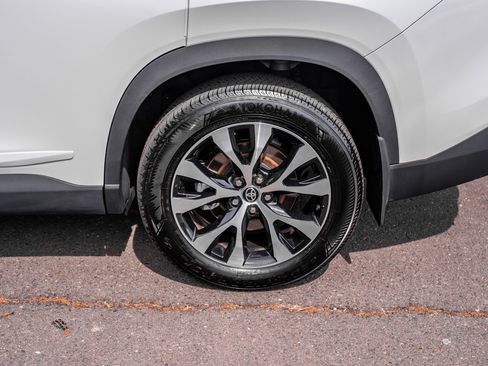 Used 2025 Toyota Grand Highlander AWD Hybrid image 13