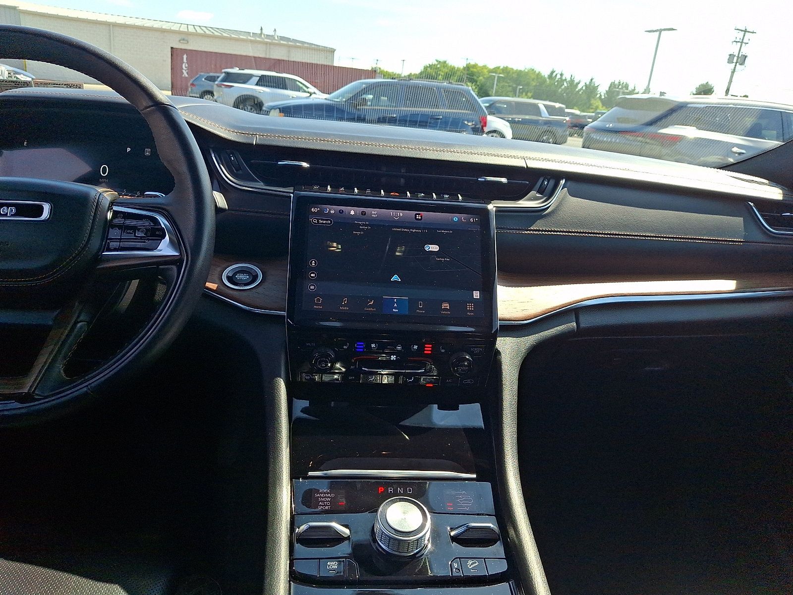 Used 2023 Jeep Grand Cherokee Summit AWD/4WD image 12
