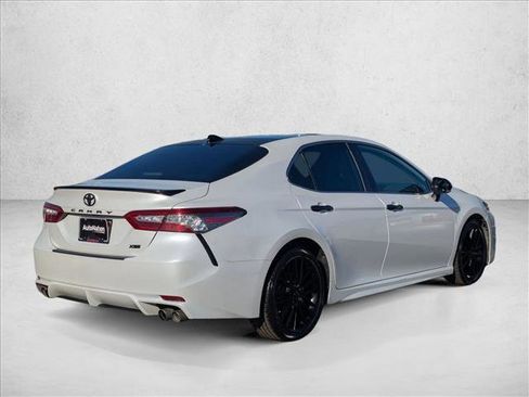 Used 2019 Toyota Camry XSE image 5