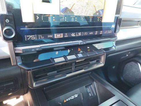 Used 2024 GMC Hummer EV 3X image 30