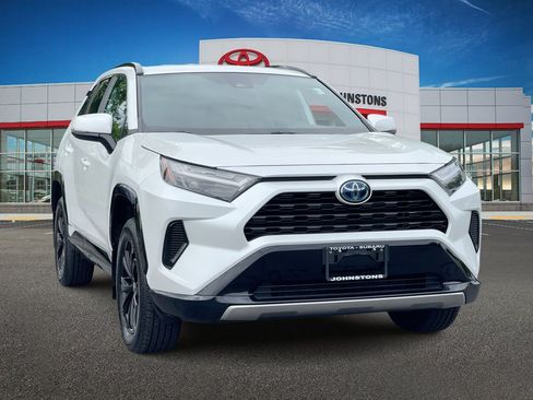 Certified 2023 Toyota RAV4 SE AWD/4WD image 1