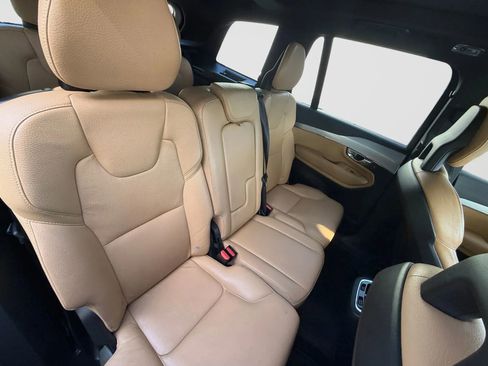 Used 2018 Volvo XC90 T5 Momentum w/ Convenience Package AWD/4WD image 19