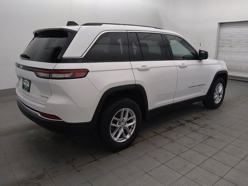 Used 2023 Jeep Grand Cherokee Laredo RWD image 10