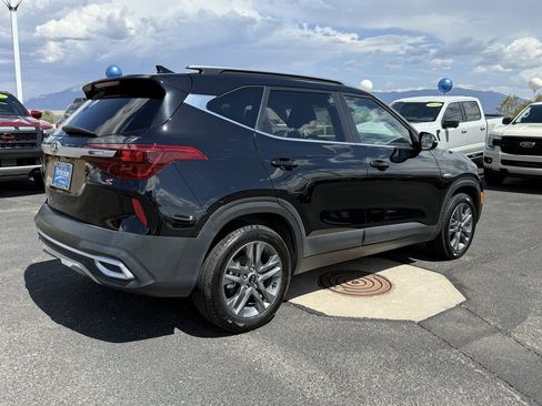 Used 2021 Kia Seltos S AWD/4WD image 5