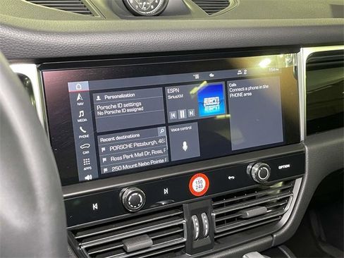 Used 2025 Porsche Macan image 26