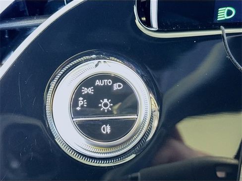 Used 2024 Mercedes-Benz E 350 4MATIC Sedan image 10