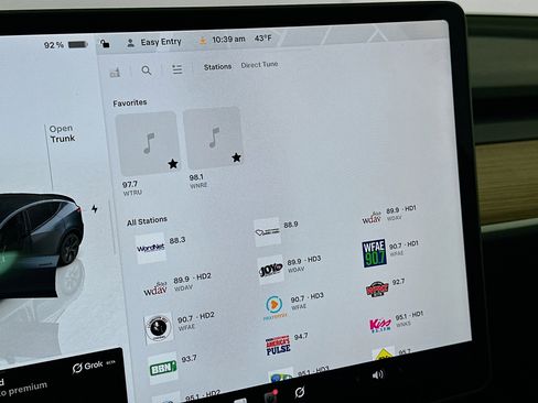 Used 2024 Tesla Model Y Long Range image 19