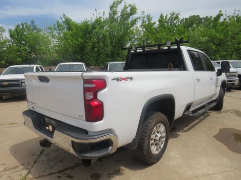 Used 2021 Chevrolet Silverado 2500 LT w/ Convenience Package AWD/4WD image 5