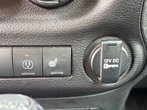 Used 2016 Jeep Wrangler Unlimited Rubicon AWD/4WD image 29