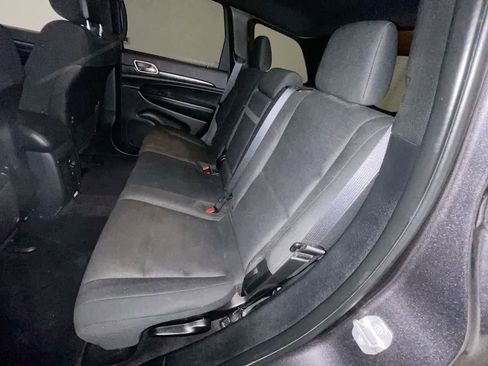 Used 2017 Jeep Grand Cherokee Laredo w/ Quick Order Package 23E image 22