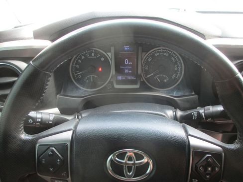 Used 2019 Toyota Tacoma SR5 image 28