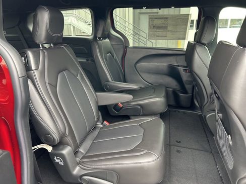 New 2026 Chrysler Pacifica Select AWD/4WD image 38