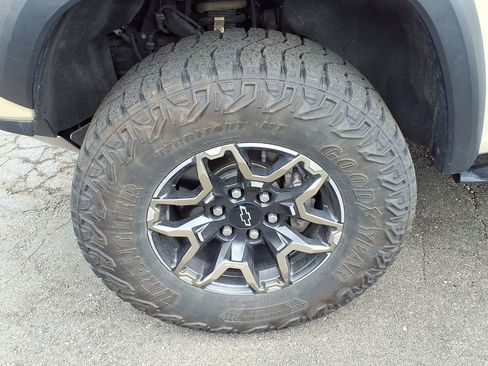 Used 2023 Chevrolet Colorado ZR2 w/ ZR2 Convenience Package III AWD/4WD image 11