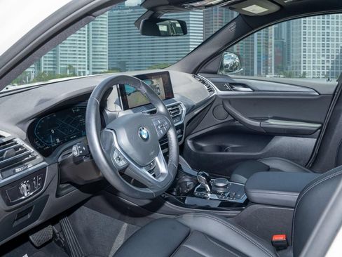 Used 2025 BMW X4 xDrive30i AWD/4WD image 14