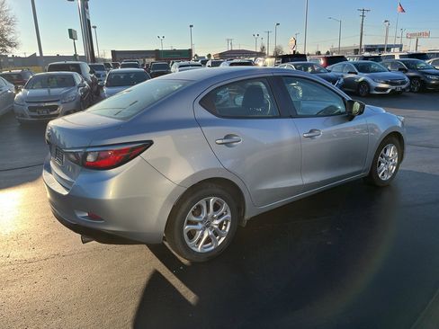 Used 2018 Toyota Yaris iA image 7