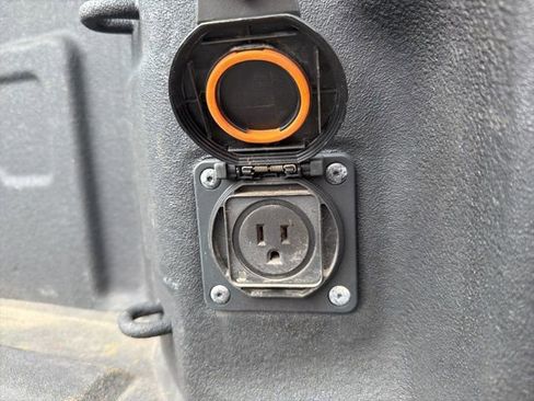 Used 2020 Chevrolet Silverado 2500 LTZ w/ LTZ Plus Package image 14