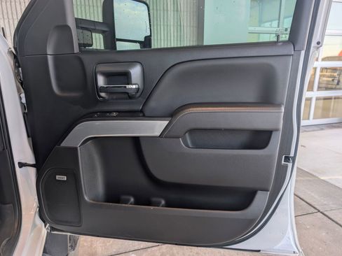 Used 2017 Chevrolet Silverado 2500 LT w/ LT Convenience Package image 30