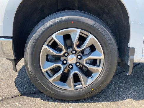 Certified 2025 Chevrolet Silverado 1500 LT AWD/4WD image 23