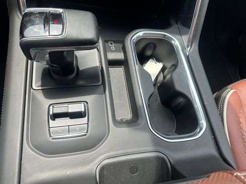 Used 2024 GMC Sierra 1500 Denali Ultimate image 40