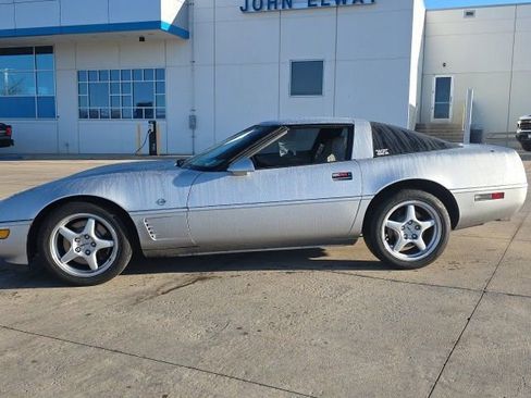 Used 1996 Chevrolet Corvette Coupe image 8