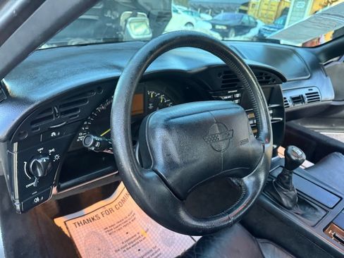 Used 1996 Chevrolet Corvette Convertible RWD image 22