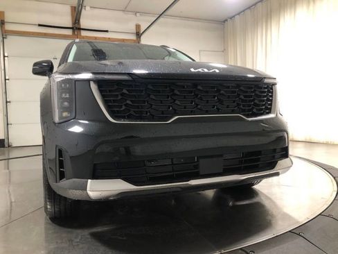New 2026 Kia Sorento S image 2