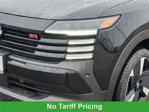 Certified 2025 Nissan Kicks SR w/ Illumination Package image 7