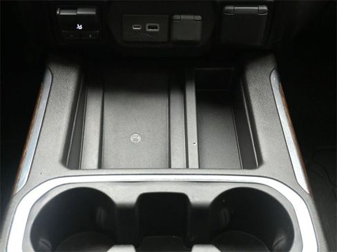 Used 2021 Chevrolet Silverado 1500 High Country w/ Technology Package image 26