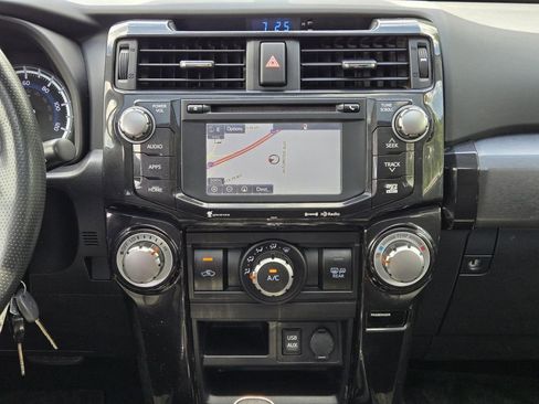 Used 2018 Toyota 4Runner TRD Off-Road Premium AWD/4WD image 16