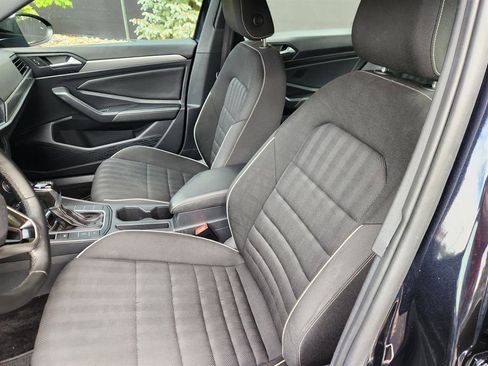 Certified 2024 Volkswagen Jetta Sport image 25