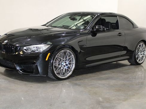 Used 2017 BMW M4 Convertible image 6