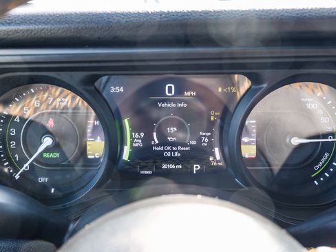 Used 2024 Jeep Wrangler Unlimited AWD/4WD image 25