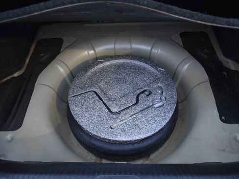 Used 2005 Kia Rio Sedan image 21