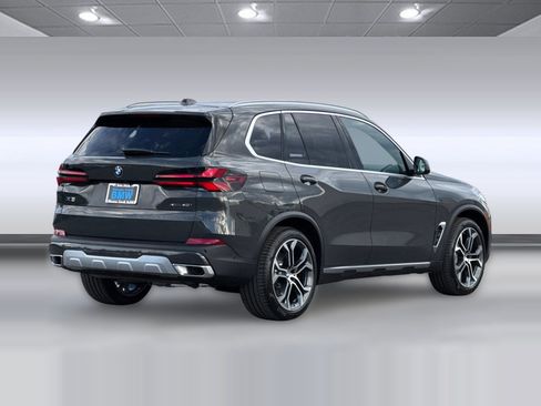 Used 2026 BMW X5 xDrive40i AWD/4WD image 9