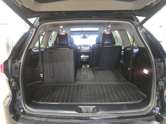 Used 2019 Toyota Highlander Limited Platinum AWD/4WD image 31