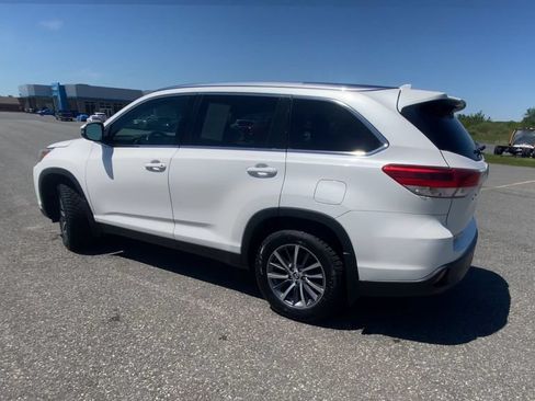 Used 2019 Toyota Highlander XLE AWD/4WD image 6