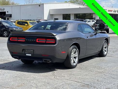 Used 2019 Dodge Challenger SXT RWD image 31