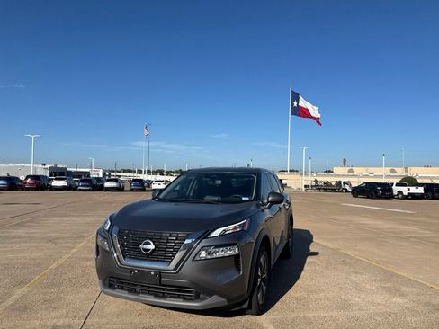 Certified 2023 Nissan Rogue SV FWD image 8