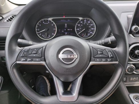 Used 2025 Nissan Sentra SV FWD image 16