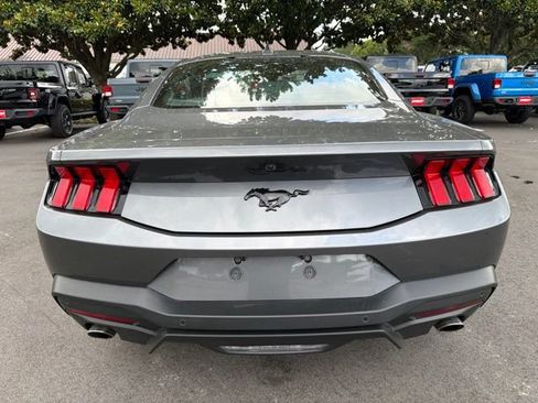 Used 2025 Ford Mustang Coupe RWD image 6