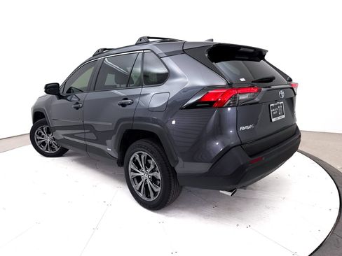 Used 2022 Toyota RAV4 XLE Premium AWD/4WD image 2