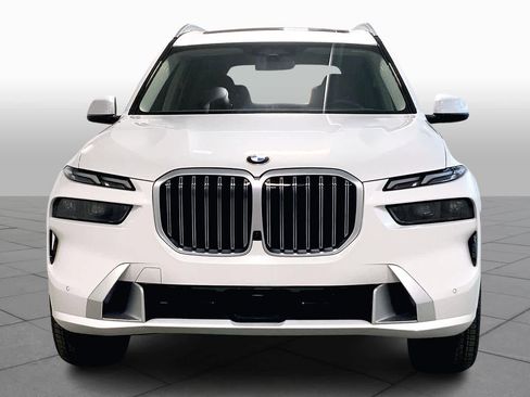 New 2026 BMW X7 xDrive40i image 3