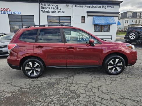 Used 2017 Subaru Forester 2.5i Premium AWD/4WD image 4