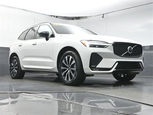 Certified 2024 Volvo XC60 B5 Core image 34