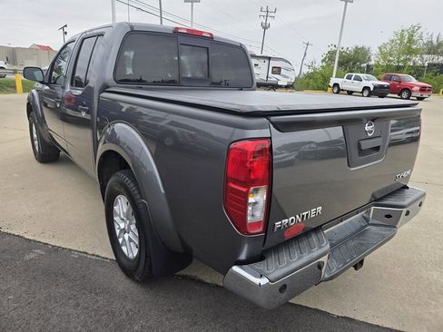 Used 2016 Nissan Frontier SV w/ SV Value Truck Package AWD/4WD image 5