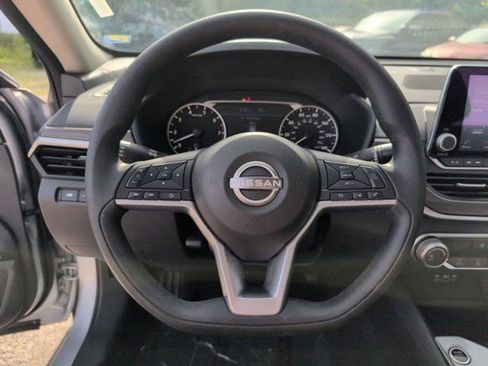 Used 2025 Nissan Altima 2.5 SV AWD/4WD image 22