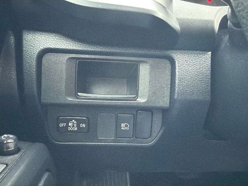 Used 2019 Toyota Tacoma SR w/ SR Convenience Package AWD/4WD image 15