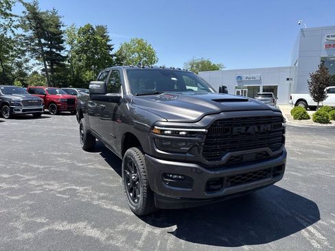 New 2026 RAM 2500 Laramie AWD/4WD image 15