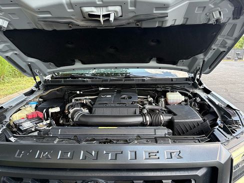 Used 2022 Nissan Frontier Pro-X w/ Technology Package RWD image 8