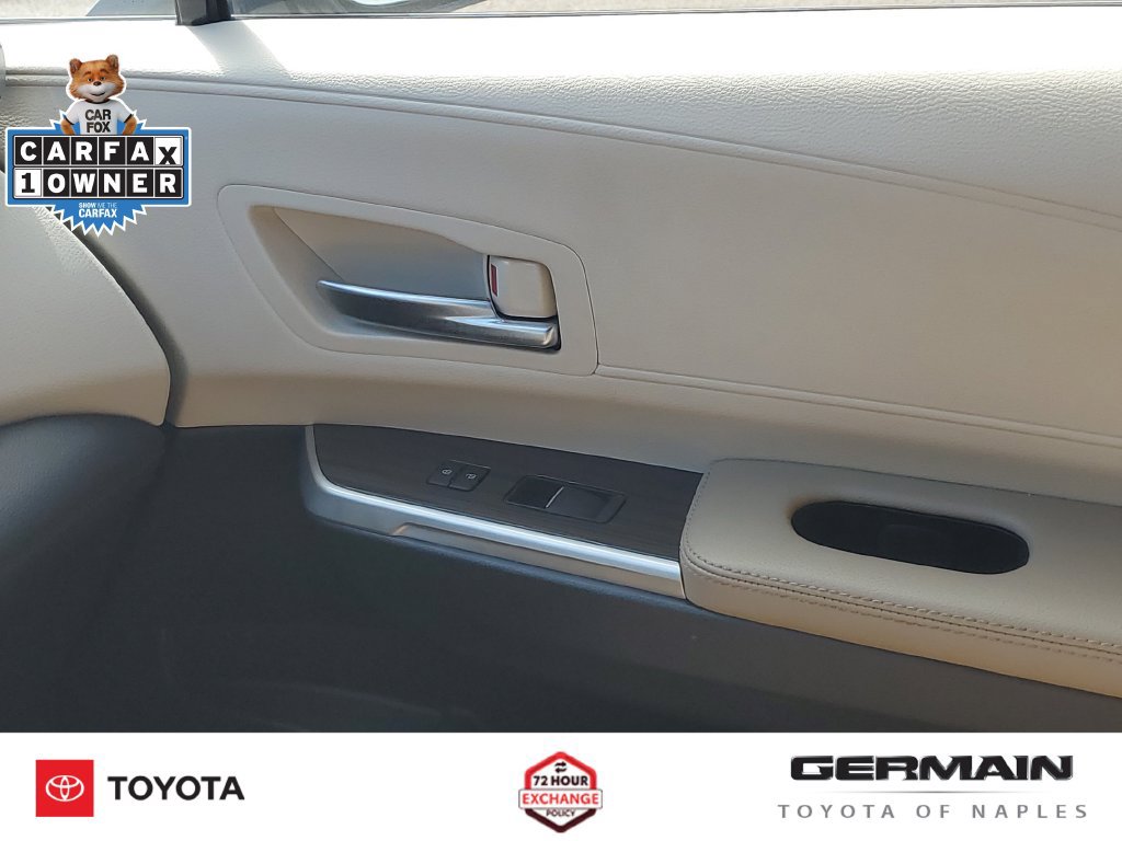 Used 2024 Toyota Sienna Limited FWD image 29